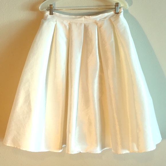 Dresses & Skirts - White Pintucket Full Poof Circle A-line Midi Skirt